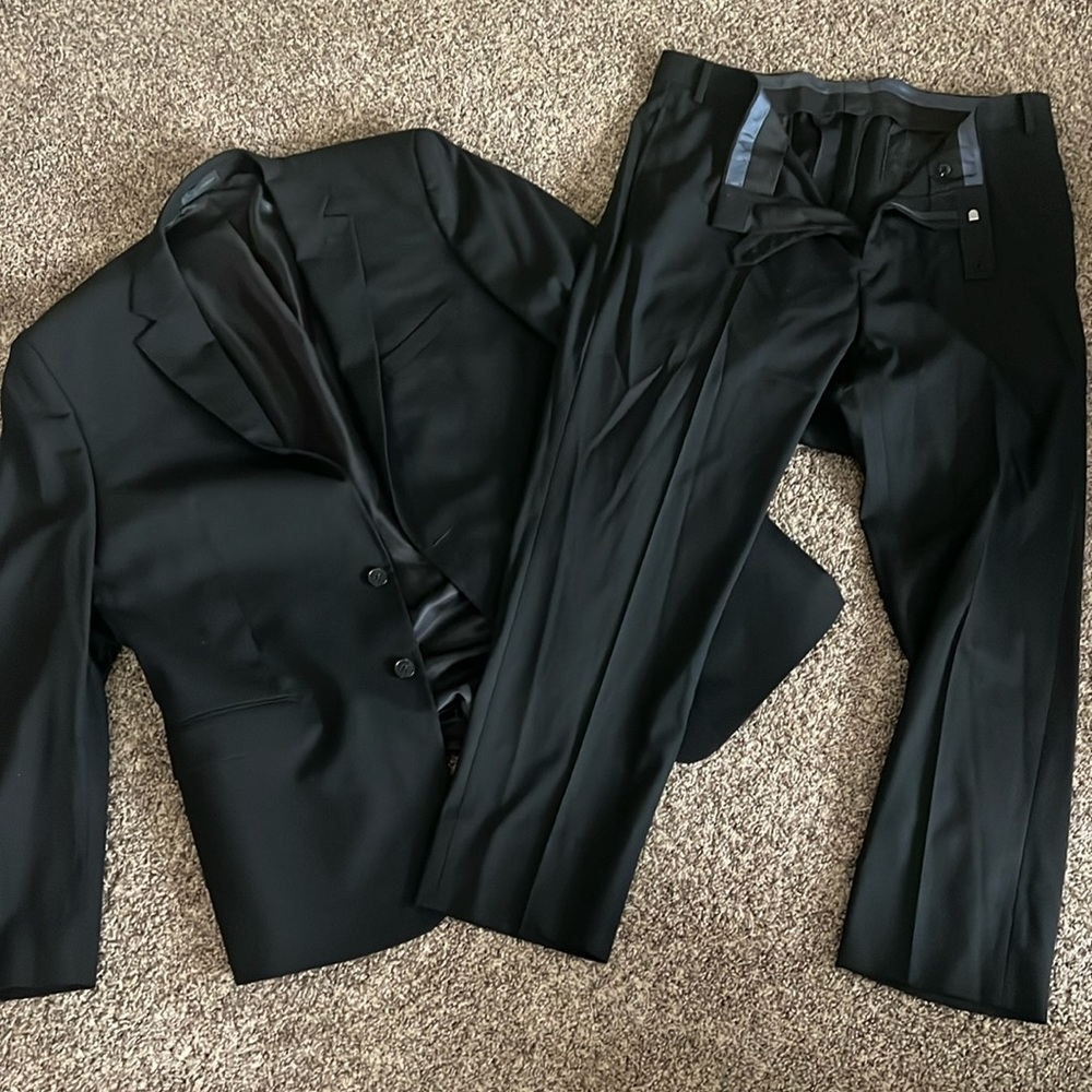 Men’s Calvin Klein suit